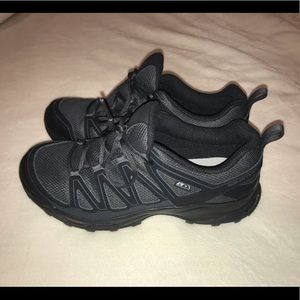 salomon pathfinder hiking shoe